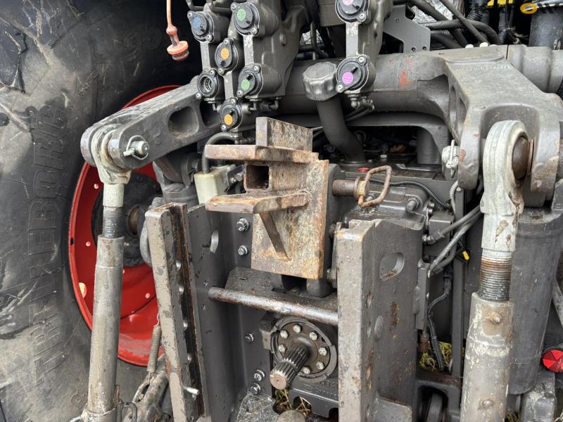 Claas Axion 850 CMATIC 4 WD tractor 38