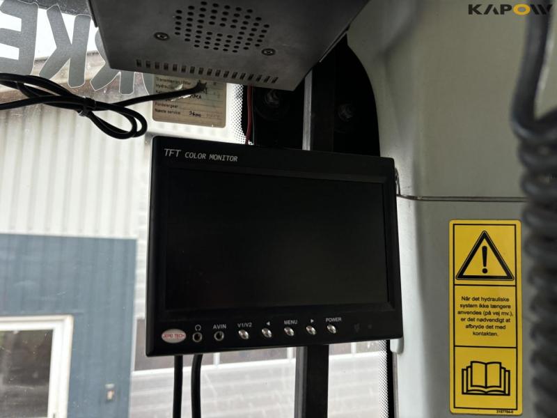 Claas Axion 850 tractor 59