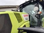 Claas Axion 850 tractor 10