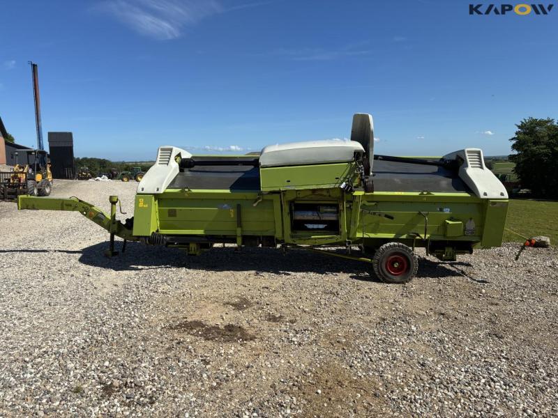 Claas Direct Disc 520 header with trailer 5