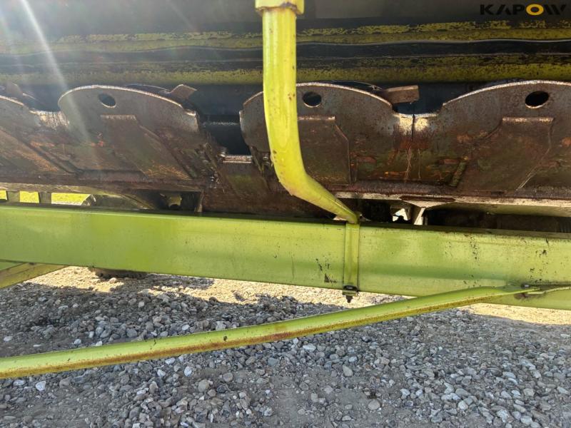 Claas Direct Disc 520 header with trailer 19