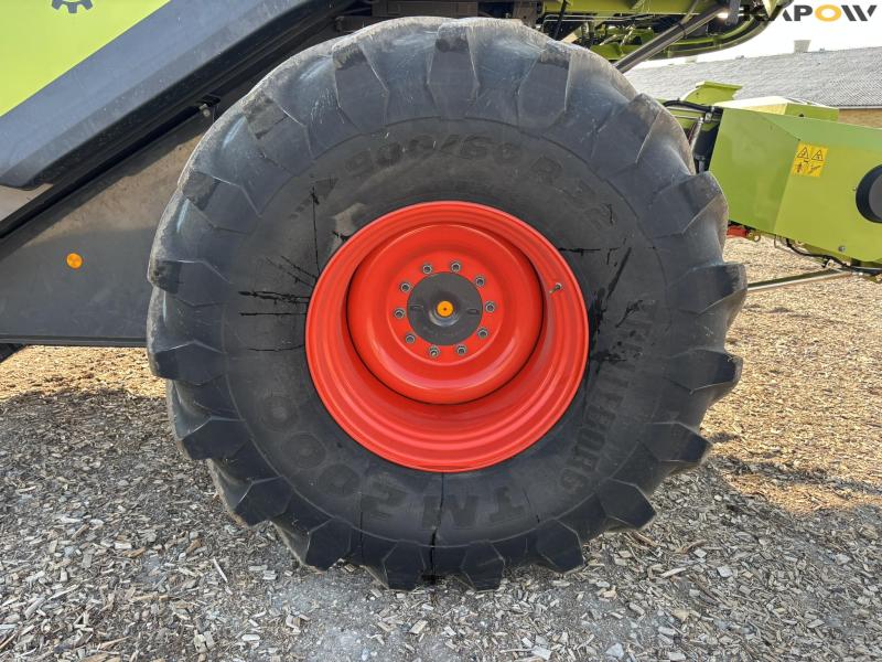 Claas Lexion 650 4WD 30 feet 16