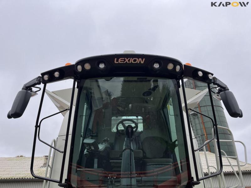 Claas lexion 760 combine harvester with 31 foot header 15