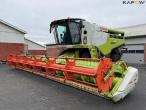 Claas lexion 760 combine harvester with 31 foot header 1