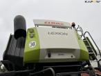 Claas lexion 760 combine harvester with 31 foot header 35