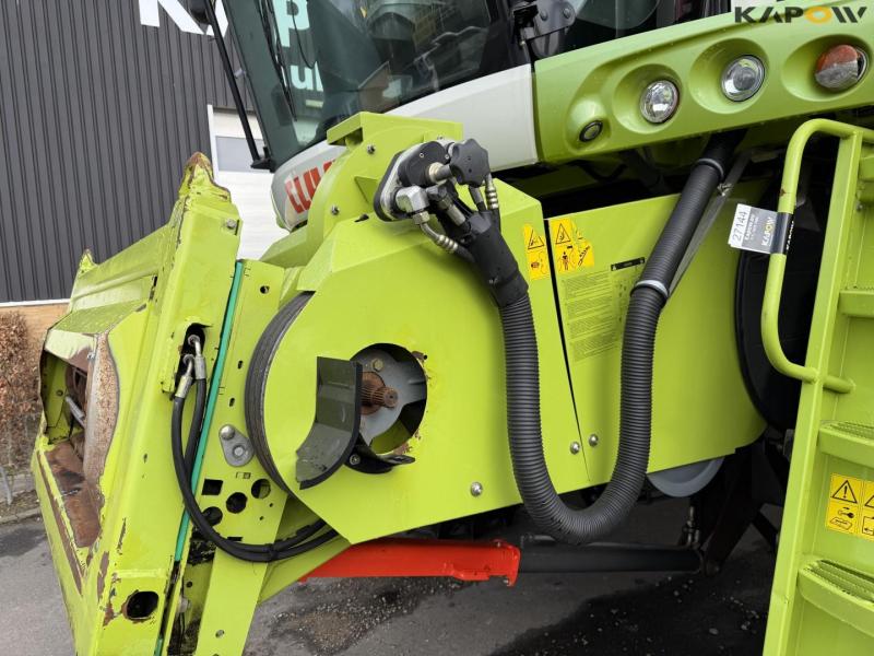 Claas Lexion 770 combine harvester 9