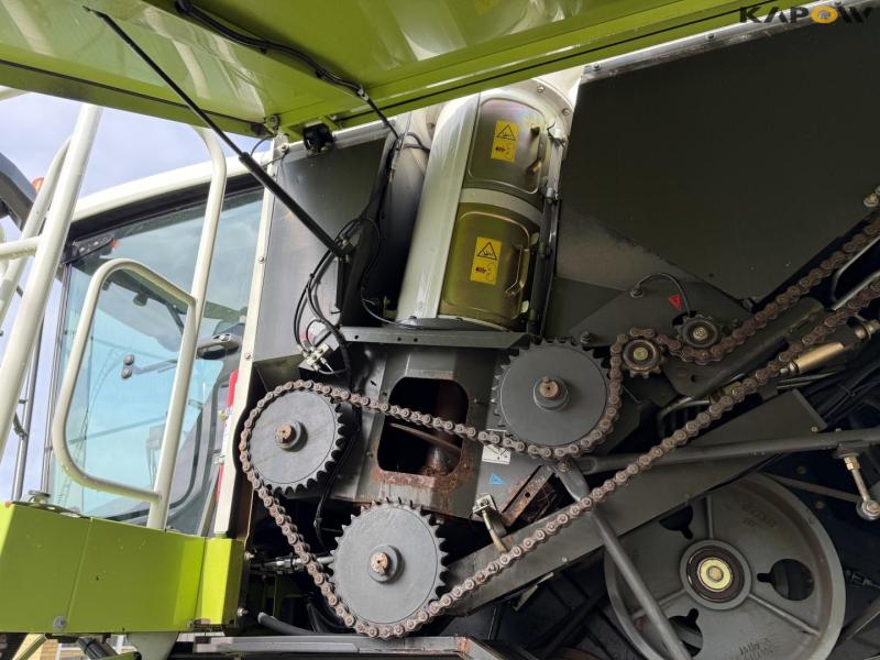 Claas Lexion 770 combine harvester 40