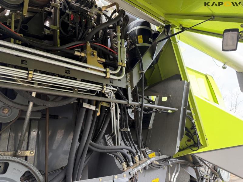 Claas Lexion 770 combine harvester 45