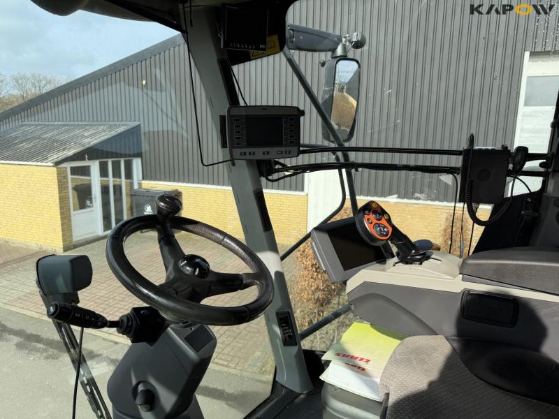 Claas Lexion 770 combine harvester 59