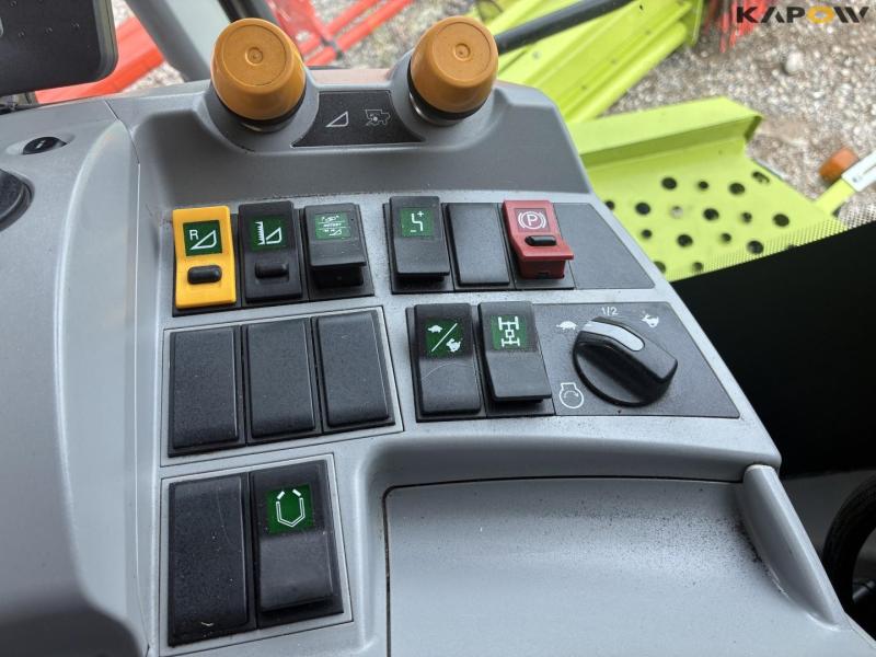 Claas lexion 780 TT combine harvester 95
