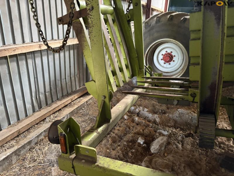 Claas Quadrant 2100 RotoCut baler 32