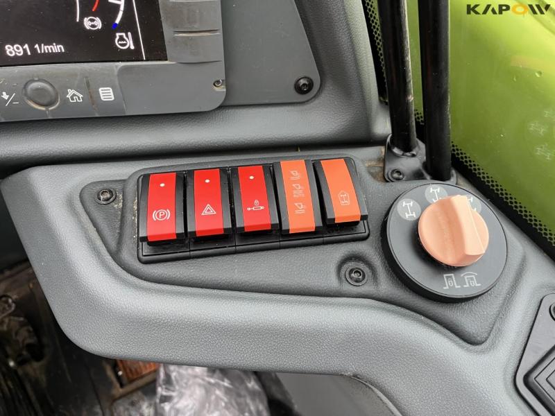 Claas scorpion 746 telescopic loader 31