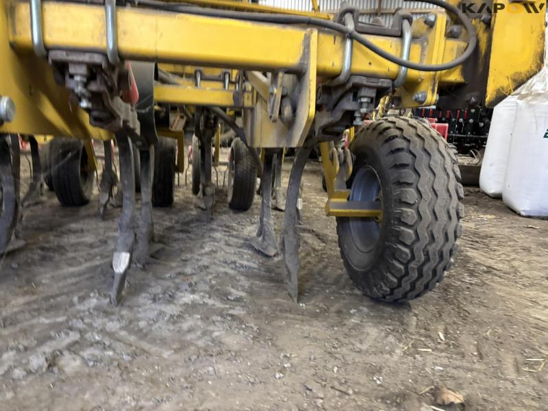 Claydon Hybrid Drill Sulky MP seed set 9