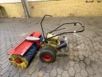 Clio tool carrier with broom 8