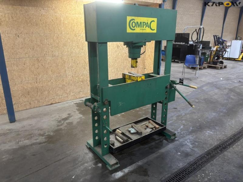 Compac HP60 baler 3