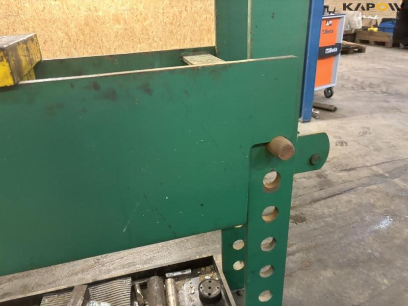 Compac HP60 baler 13