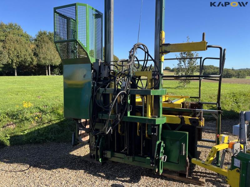 Compactree T-1500S with NETOP netting machine 4