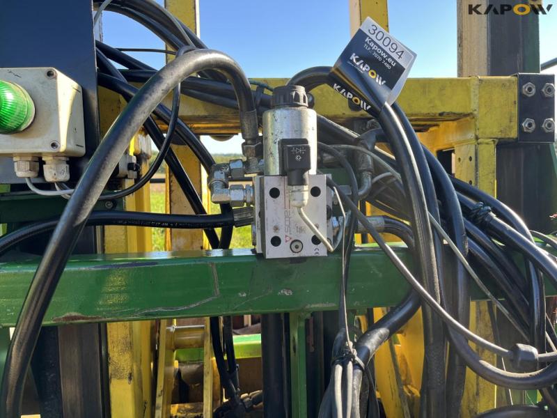 Compactree T-1500S with NETOP netting machine 10