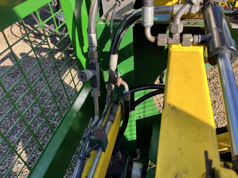 Compactree T-1500S with NETOP netting machine 33