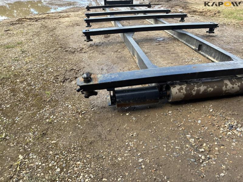 Container flatbed for hook and wire 14