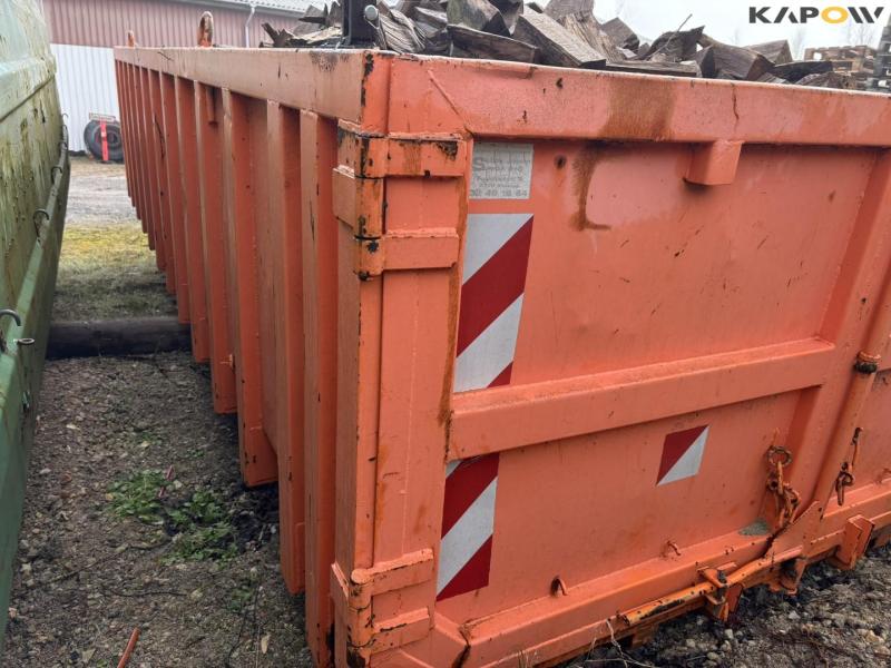 Container with hook lift 7