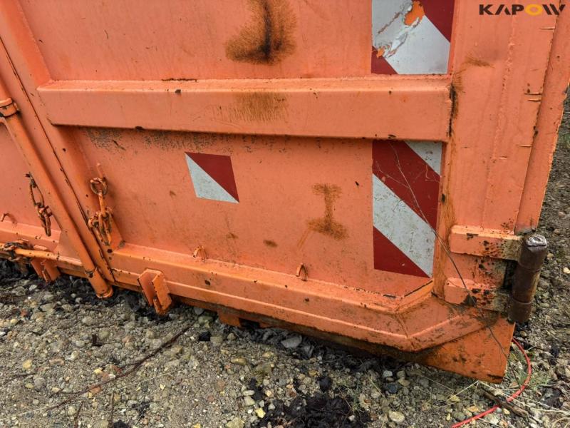 Container with hook lift 15