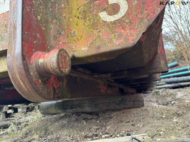 Container with hook lift 9