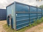 Container with closed sides that can be opened 1