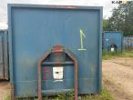 Container with closed sides that can be opened 2