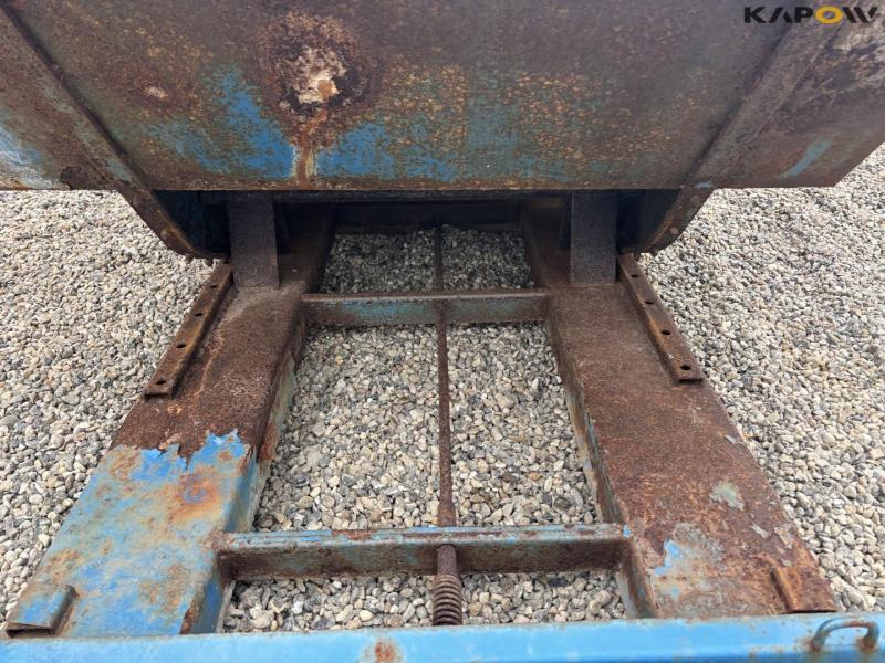 Container for pallet forks 11