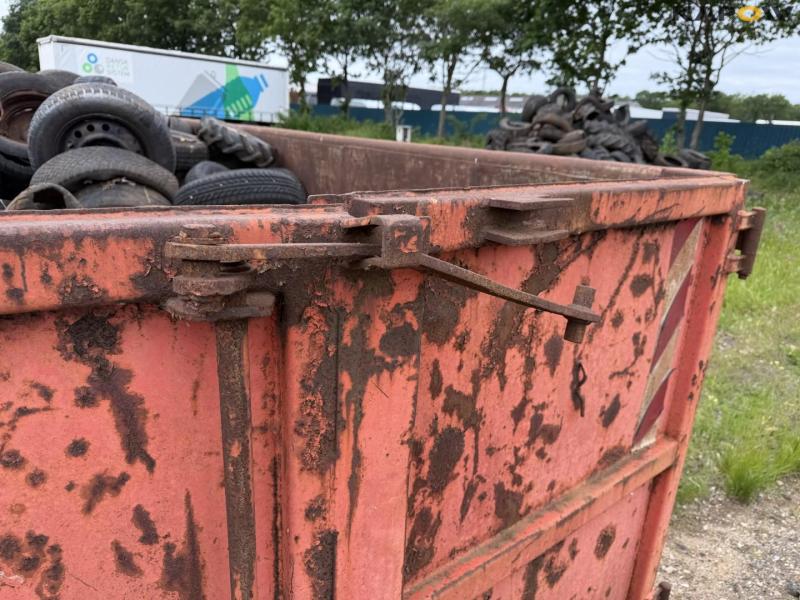 Container 9