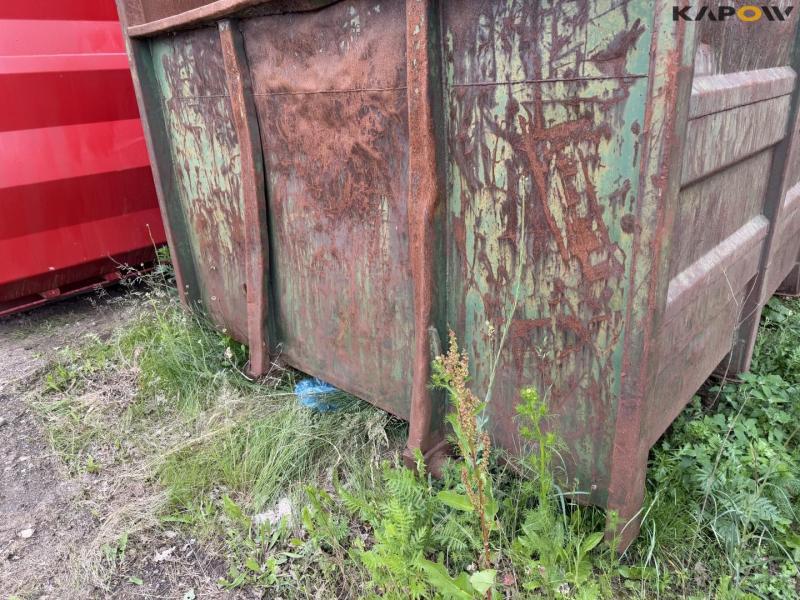 Container 10