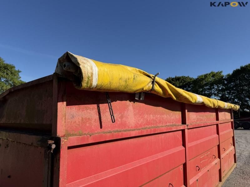 Container 16