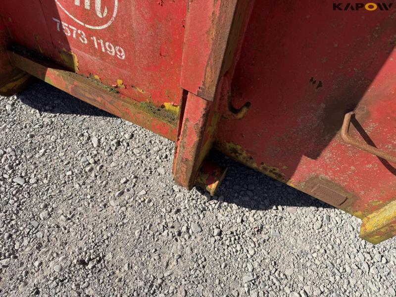 Container 11