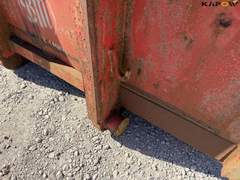 Container 10