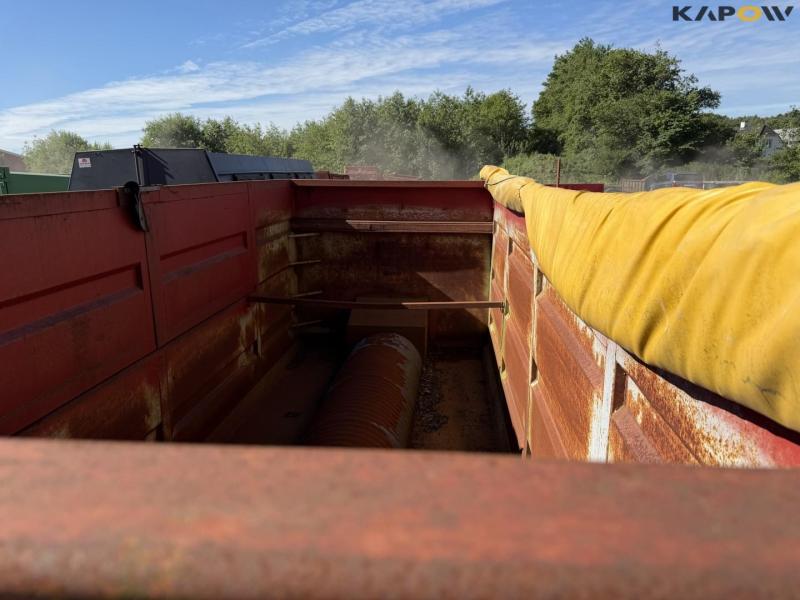 Container 16