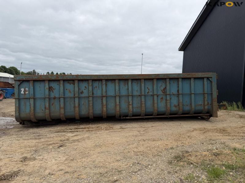 Container 8