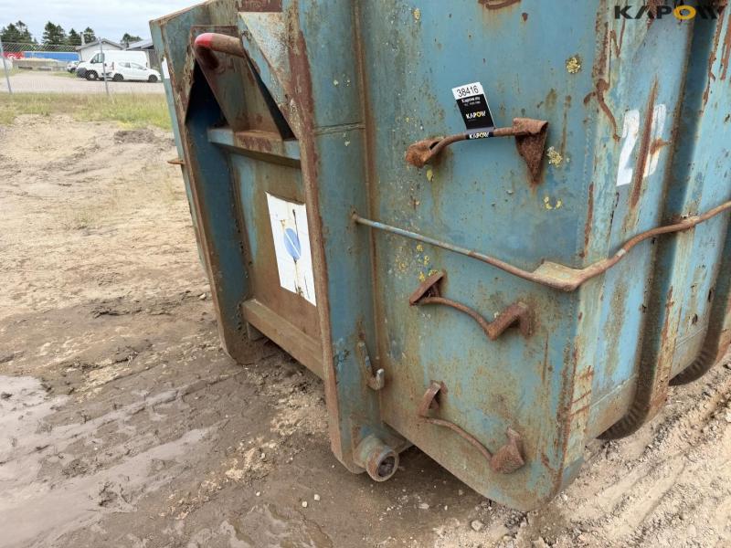 Container 9
