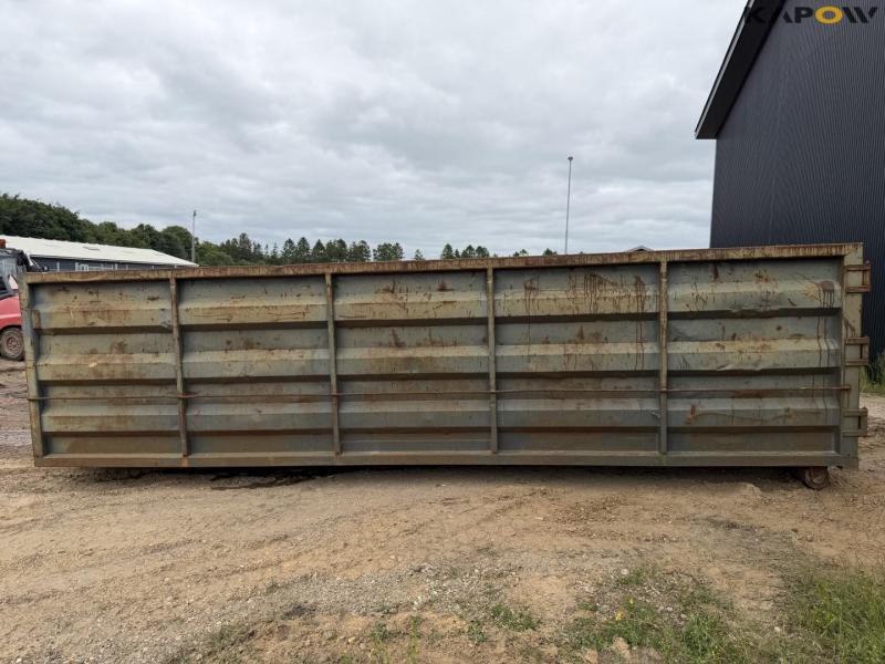 Container 8