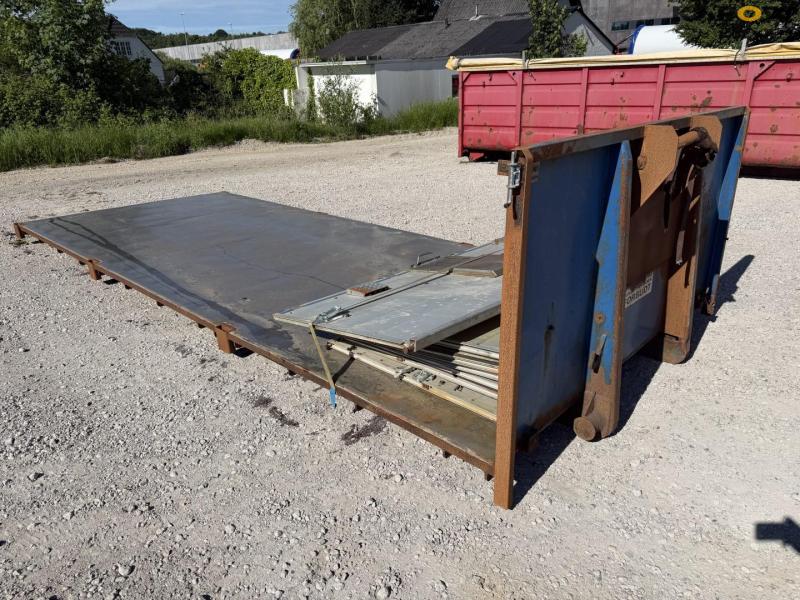 Container truck 3