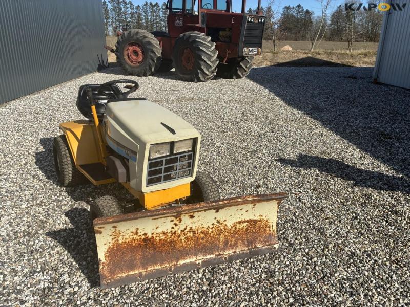 Cub Cadet 1320 garden tractor 2
