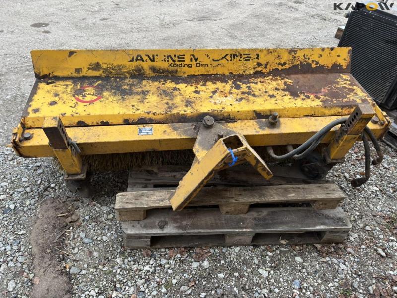 Danline HF15A broom 6