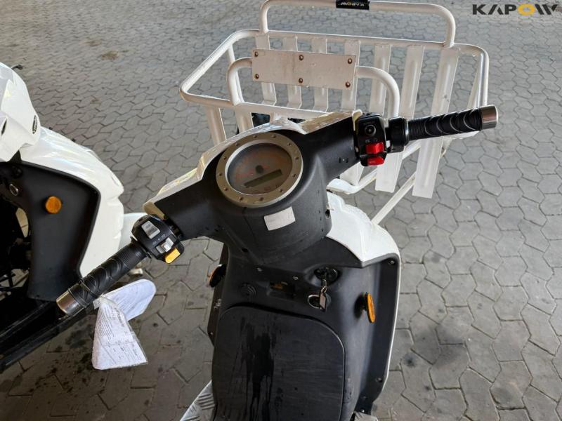 DAO 365 Electric moped 17