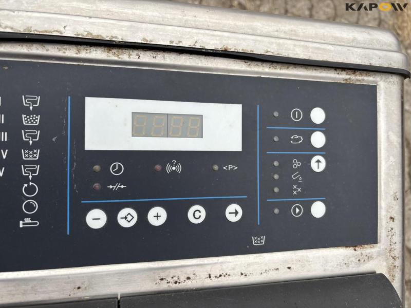 Delaval C200 standard 80L washing robot 14