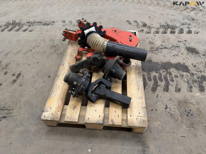 Rivets and holders for roller cutters 4