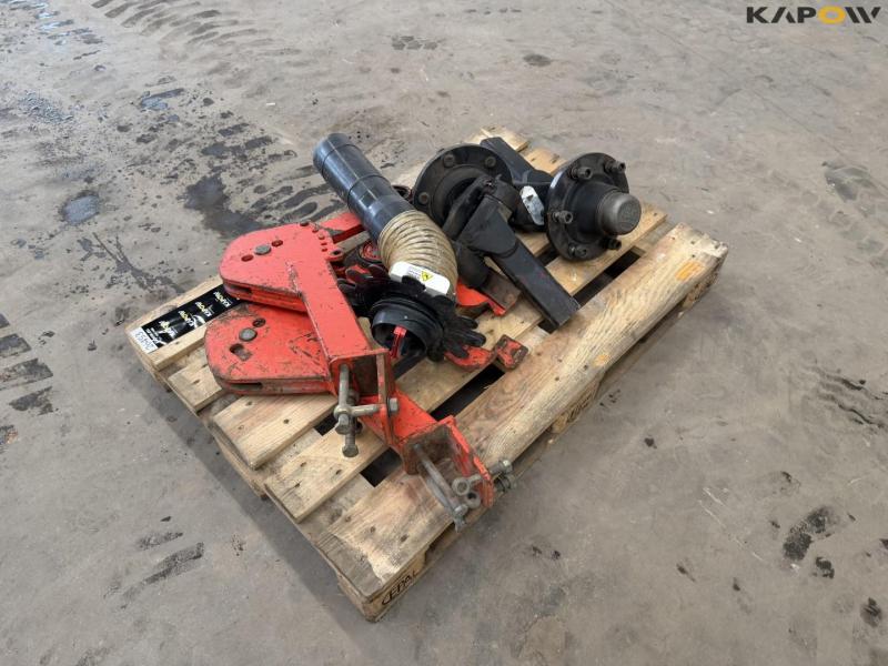 Rivets and holders for roller cutters 7