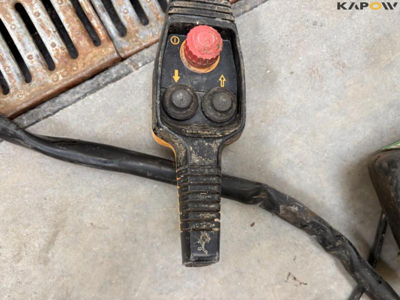 DEMAG DKUN 2-400 KV1 chain winch 10