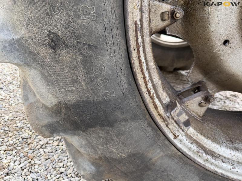 Deutz DX90 tractor 57