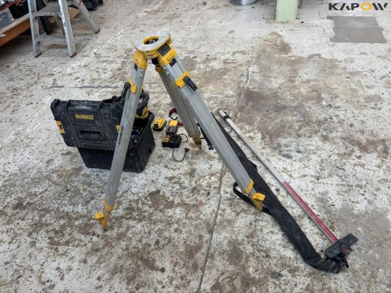 Dewalt DCE074R rotary laser with equipment 4