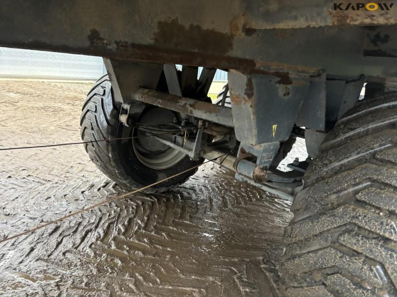 Dinapolis straw wagon with hydraulically foldable sides 33